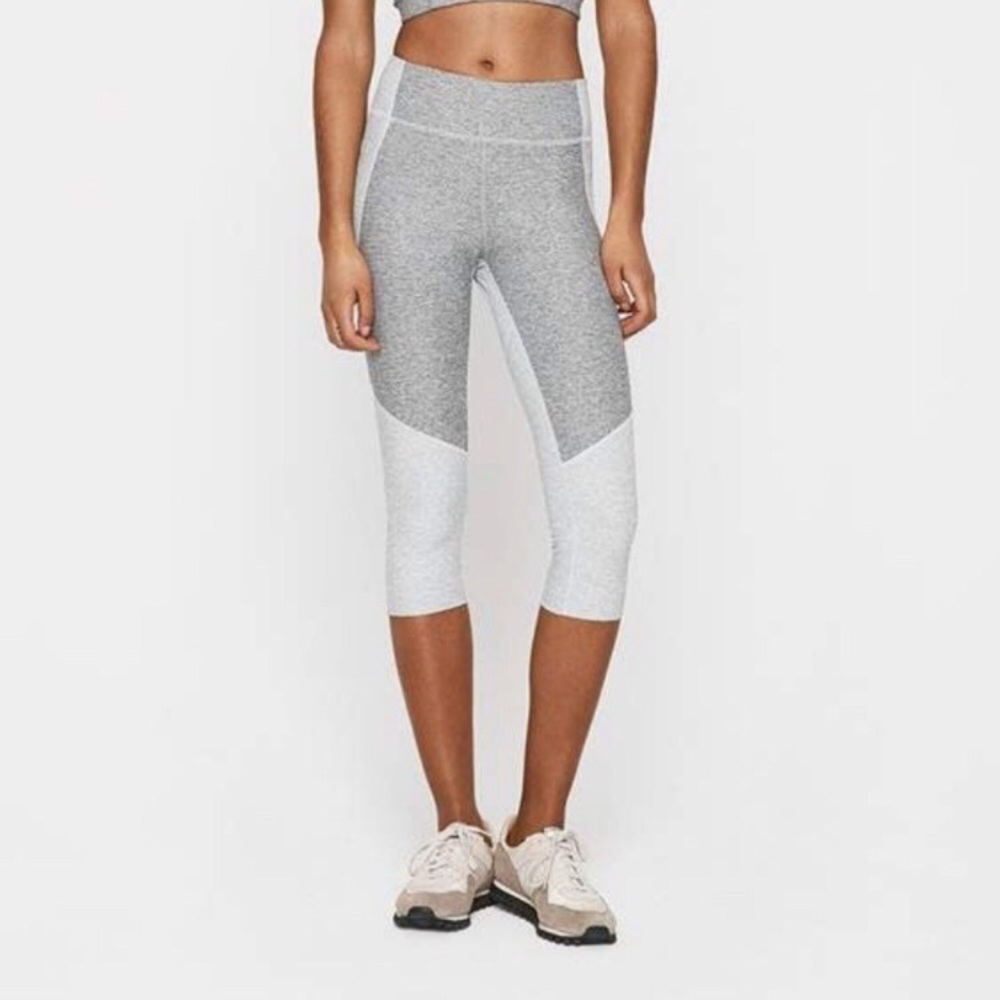 Heather grey capri leggings, Outdoor Voices, L